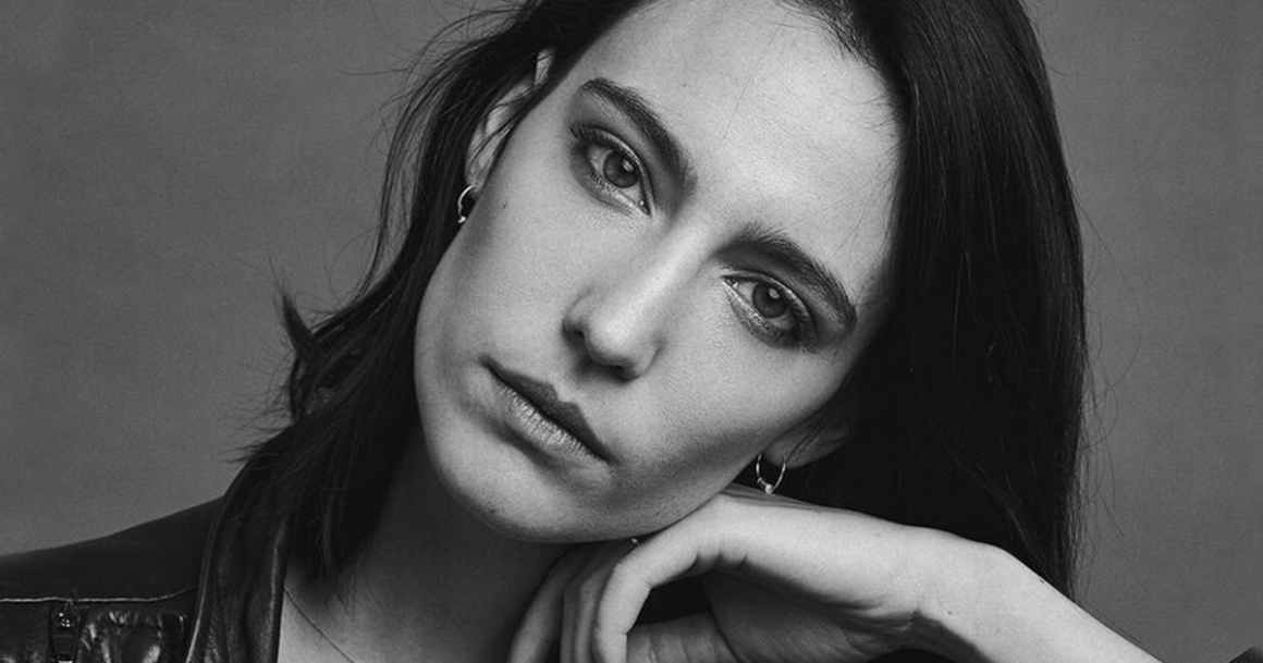 1890x1200q=90_Amelie_Lens_11451_11452_1200x630_90_1_1_c